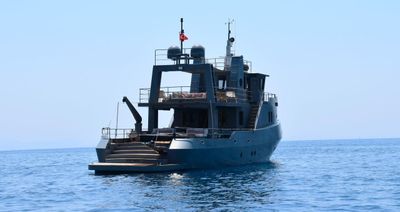 Yacht