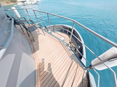 Yacht