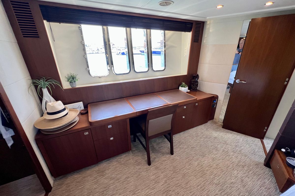 2010 Princess 78 