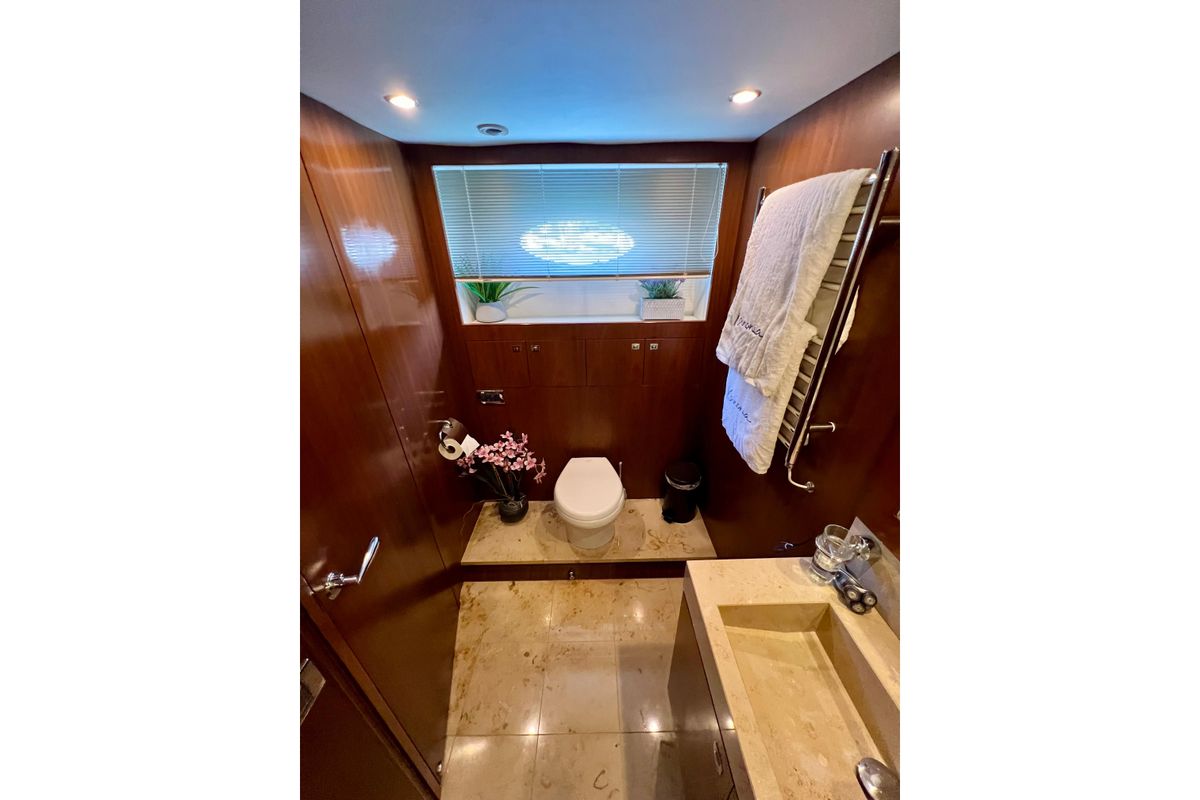 2010 Princess 78 