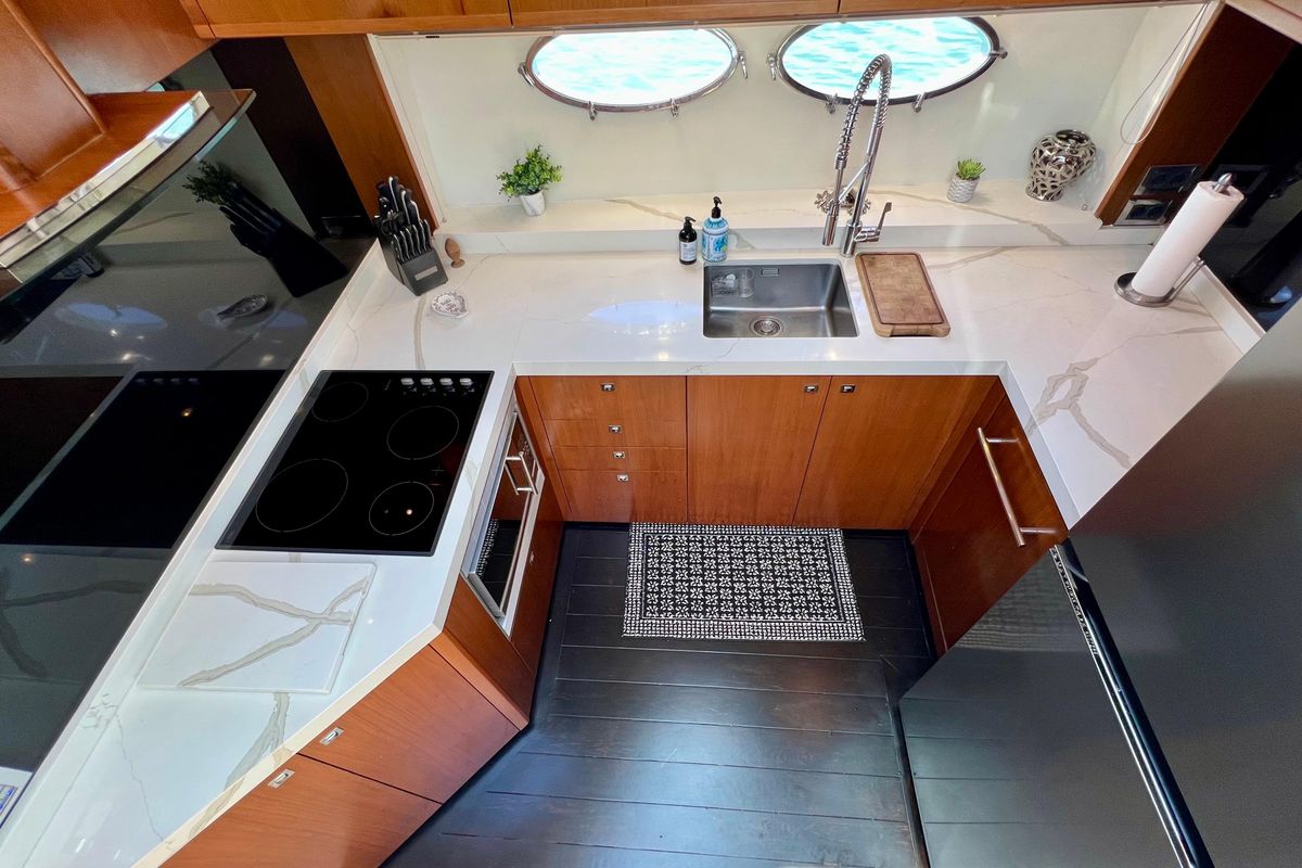 2010 Princess 78 