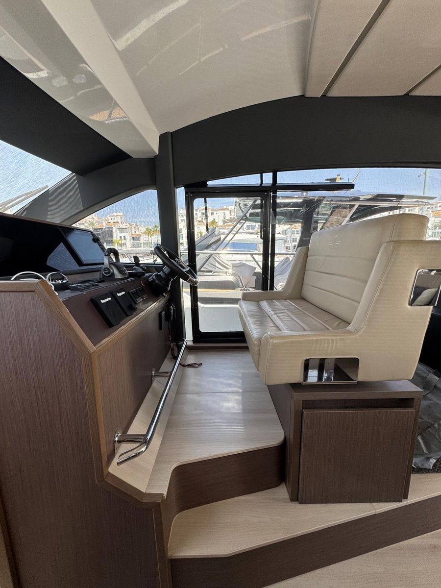 2020 Sealine 44 