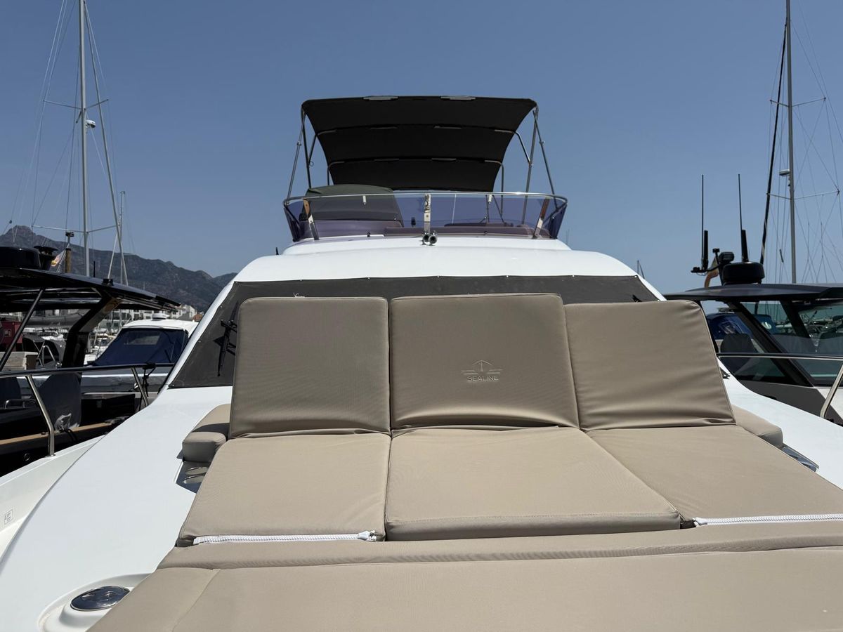 2020 Sealine 44 