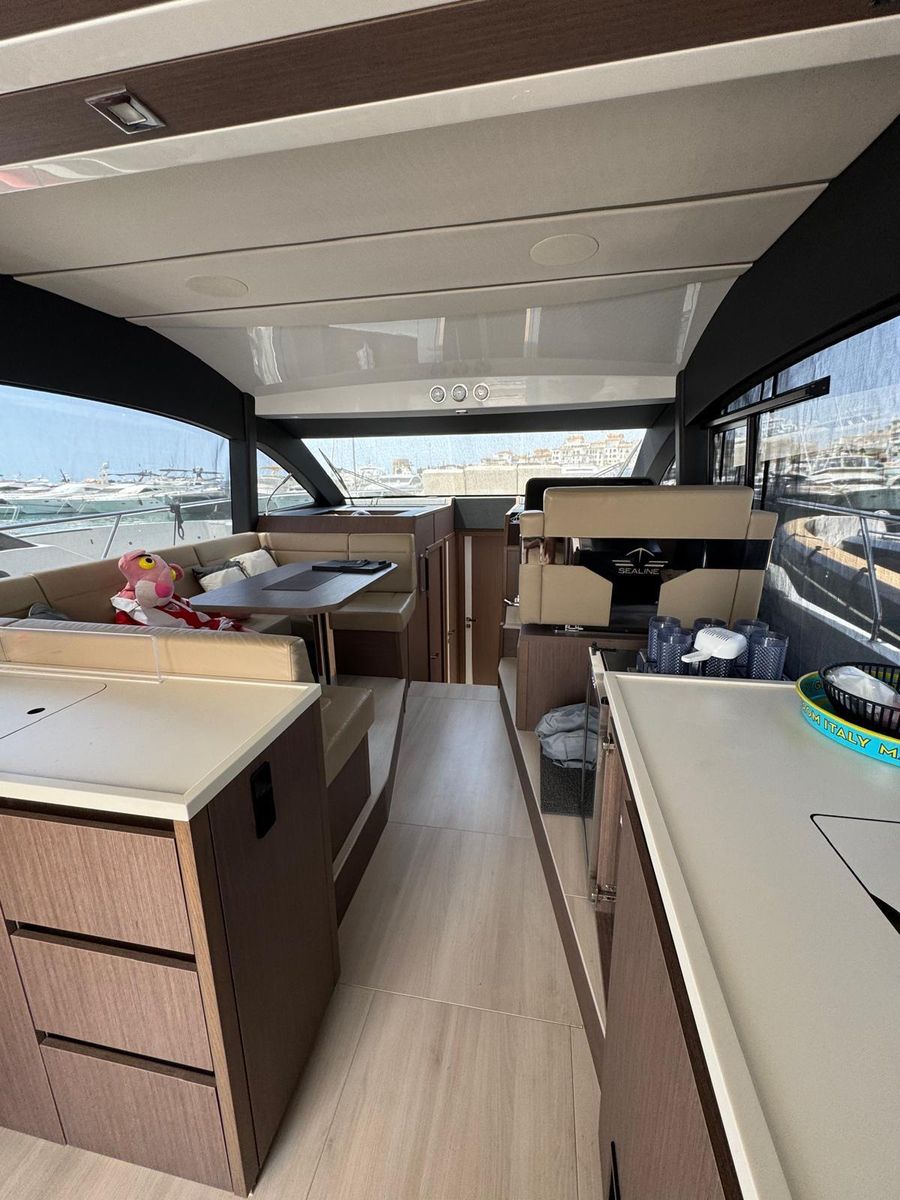 2020 Sealine 44 