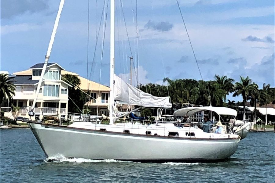 1979 Pearson 424 Sloop