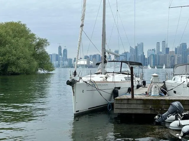 Secret Location Yacht for Sale 45 Beneteau Yachts Toronto, Canada