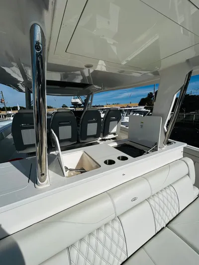  Yacht Photos Pics 2022 REGAL 38 SAV - Image 17