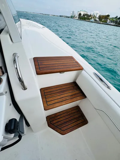  Yacht Photos Pics 2022 REGAL 38 SAV - Image 20