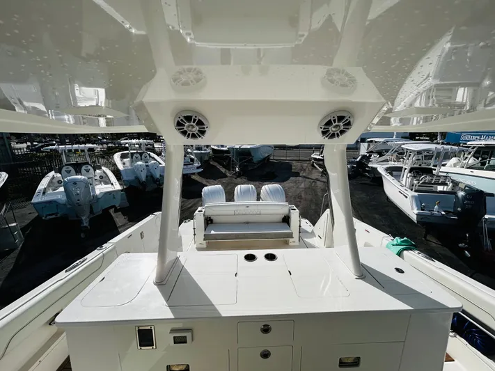  Yacht Photos Pics 2022 REGAL 38 SAV - Image 16