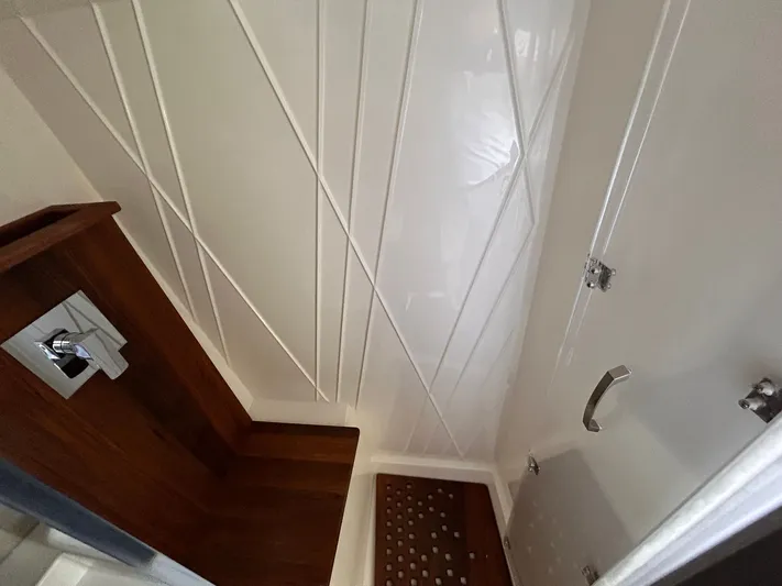  Yacht Photos Pics 2022 REGAL 38 SAV - Image 26