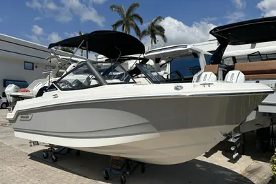 Boston Whaler 210 Vantage