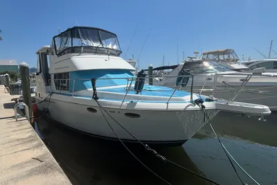 Carver 355 Aft Cabin