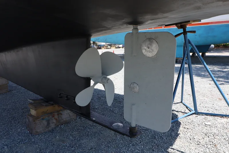 Edgin Yacht Photos Pics Nordic Tug 32 (2007) propeller and rudder detail on dry dock.