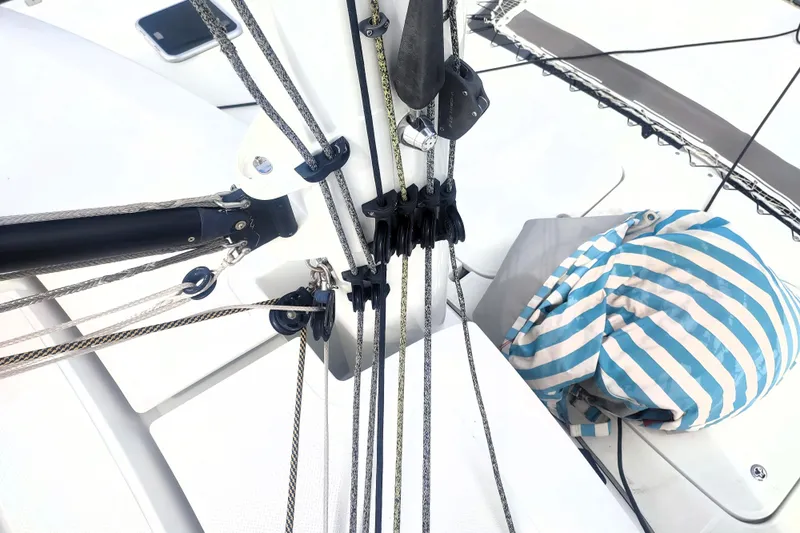 Katla Yacht Photos Pics Mast foot