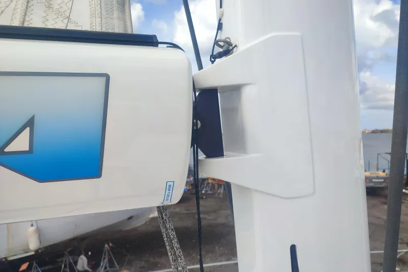 Katla Yacht Photos Pics Furling boom