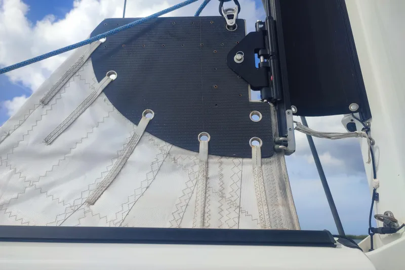 Katla Yacht Photos Pics Furling boom