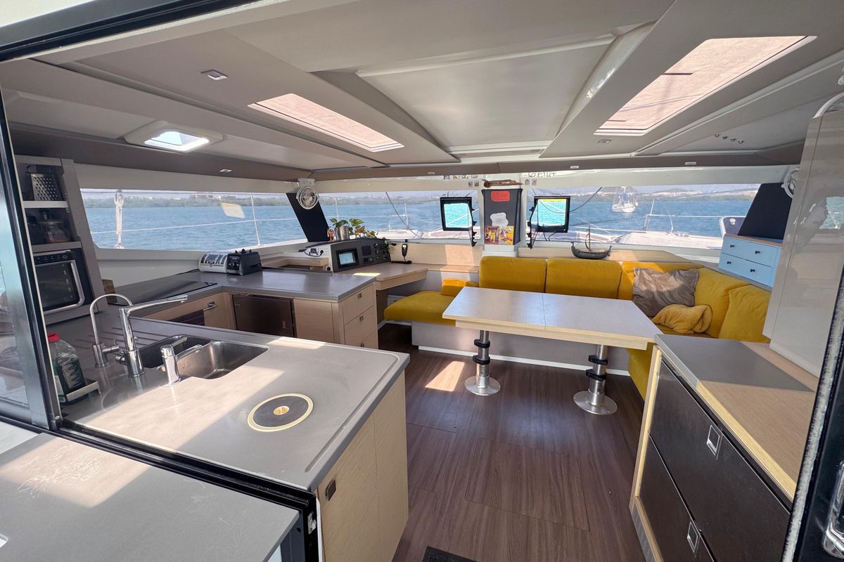 2018 Fountaine Pajot 43 