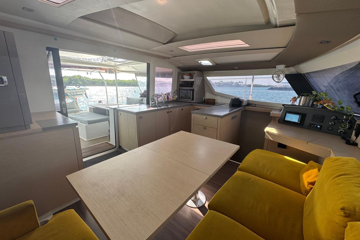 2018 Fountaine Pajot 43 