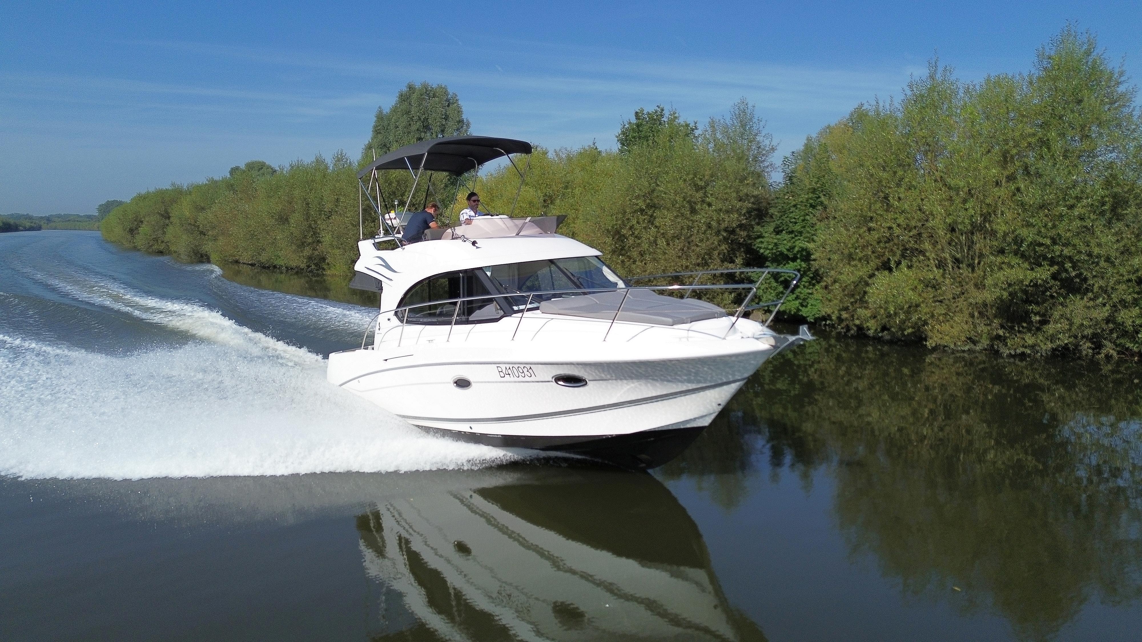 Used 2015 Beneteau Antares 32 | TopBoats