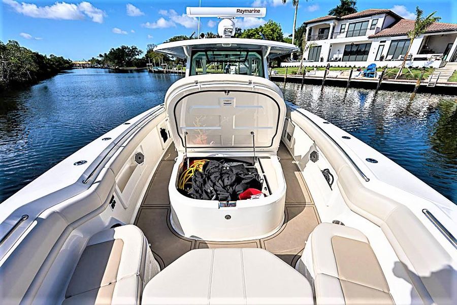 2021 Boston Whaler 380 Outrage