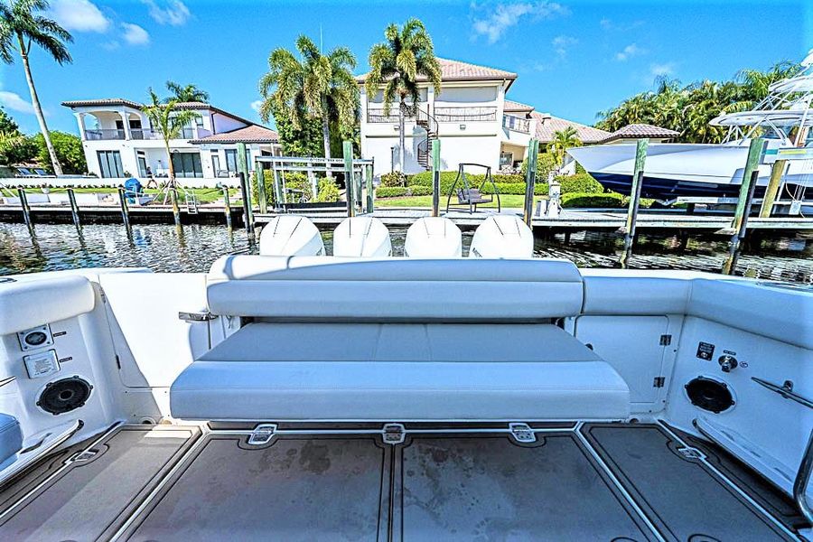 2021 Boston Whaler 380 Outrage