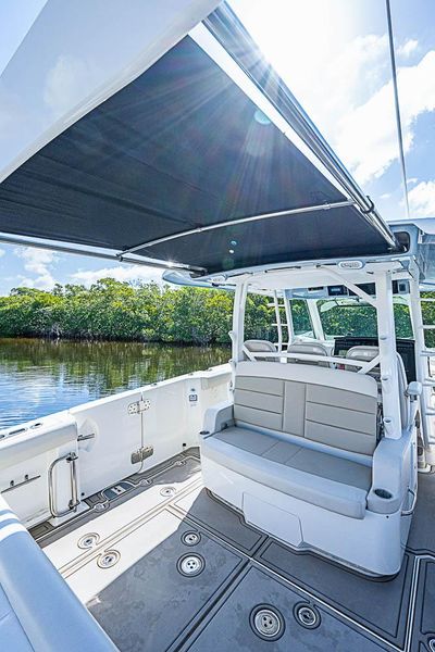 2021 Boston Whaler 380 Outrage