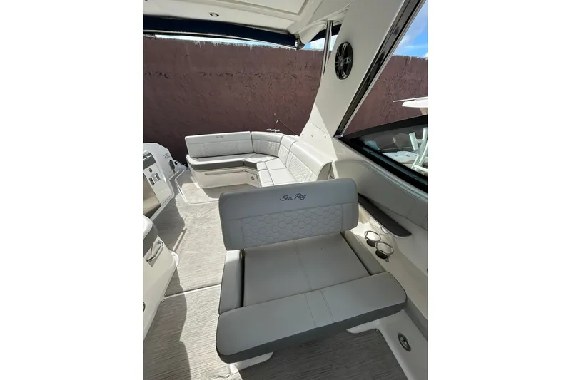  Yacht Photos Pics 2020 Sea Ray Sundancer 320 interior with luxurious seating and modern design.