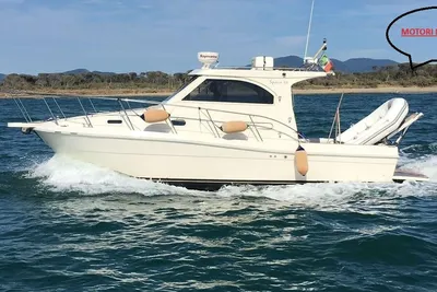 2007 Custom Space 310 Cruiser