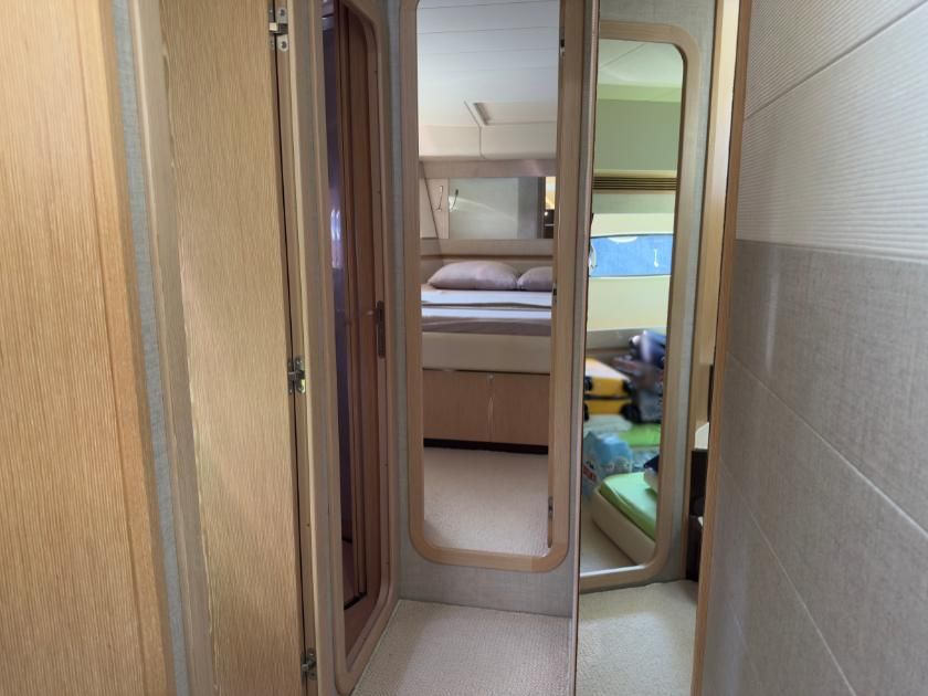 2011 Ferretti Yachts 57 