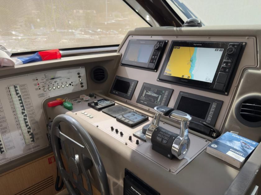 2011 Ferretti Yachts 57 