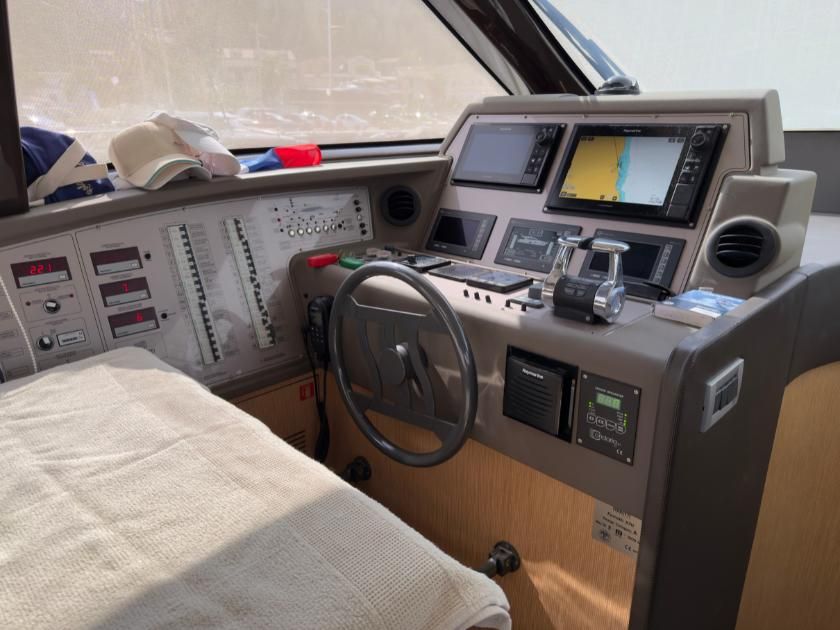 2011 Ferretti Yachts 57 