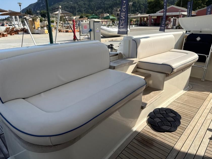 2011 Ferretti Yachts 57 