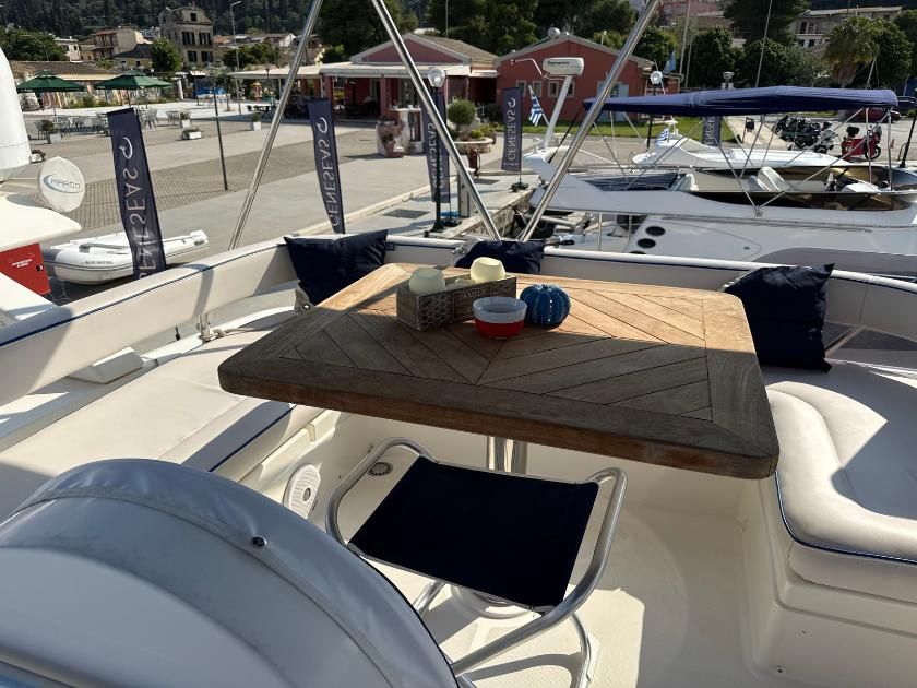 2011 Ferretti Yachts 57 