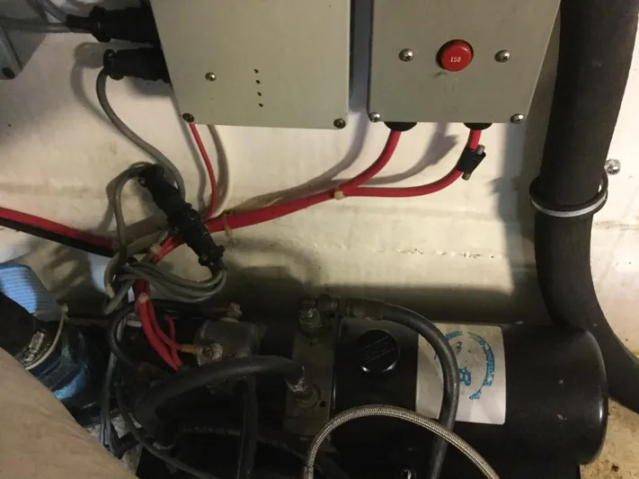 Ziggy Yacht Photos Pics 