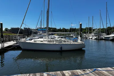Sabre 32 Aft Cabin