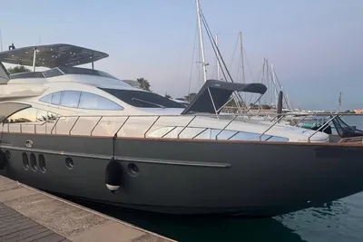 2004 Azimut 80 Carat