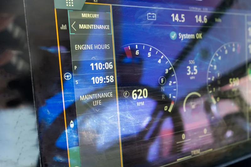  Yacht Photos Pics Sea Ray SDX 290 Outboard 2021 engine display with maintenance data.