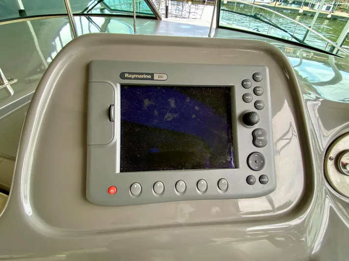  Yacht Photos Pics Raymarine C80 navigation system on 2007 Cruisers Yachts 370 Express.