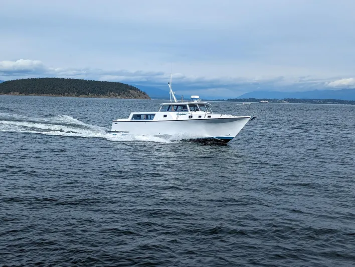 Windy Point Yacht Photos Pics 