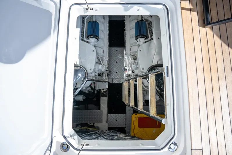 Fly By Yacht Photos Pics 