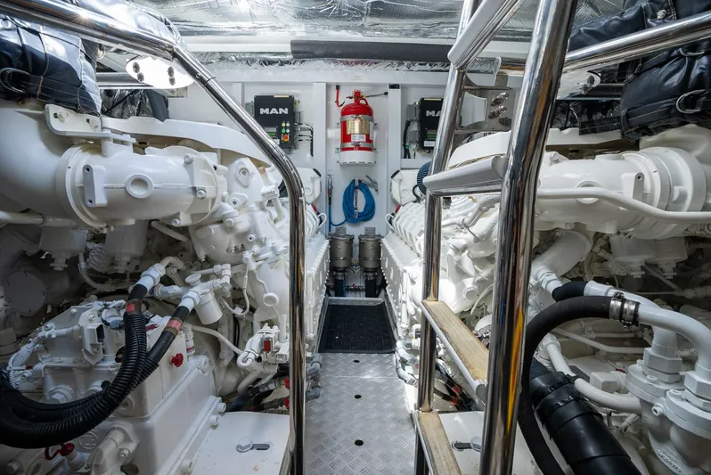 Fly By Yacht Photos Pics 