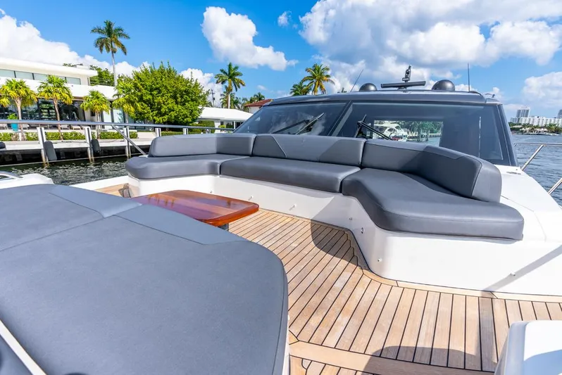 Fly By Yacht Photos Pics 