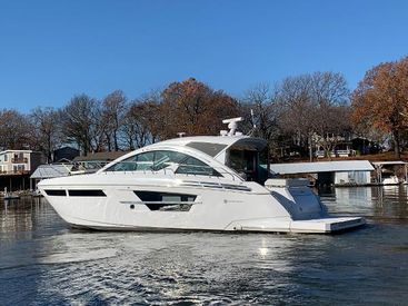 2019 53' Cruisers Yachts-54 Cantius Monkey Island, OK, US