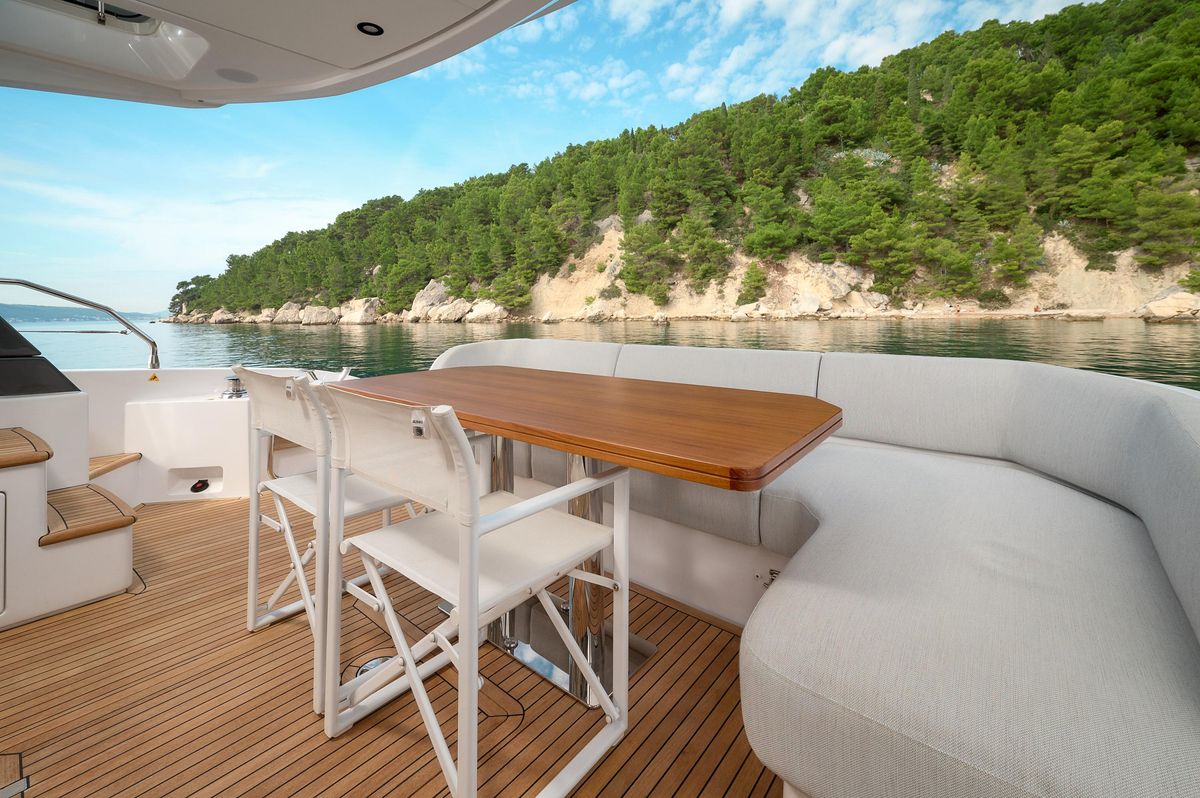 2023 Azimut 55 