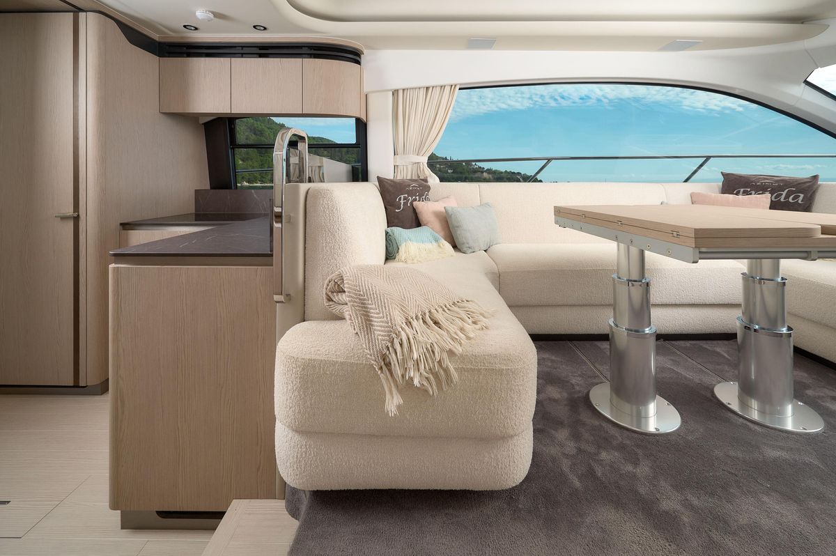 2023 Azimut 55 