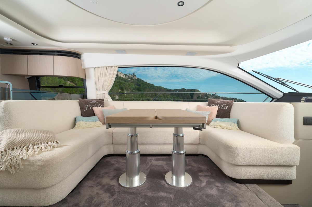 2023 Azimut 55 
