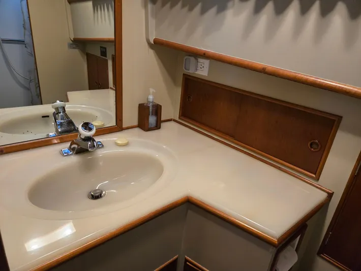 Carina Yacht Photos Pics 