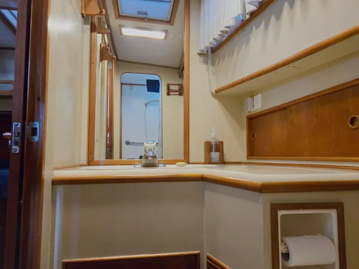 Carina Yacht Photos Pics 