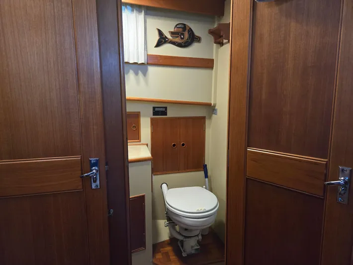 Carina Yacht Photos Pics 