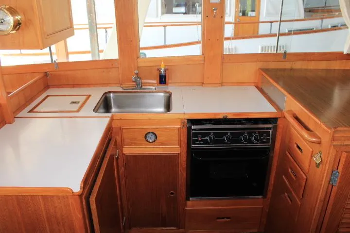 Carina Yacht Photos Pics 